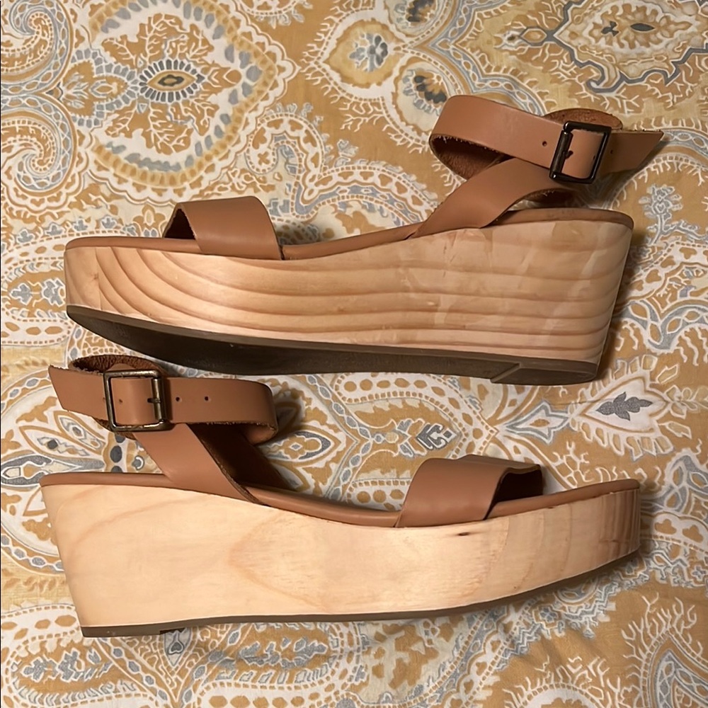 👡 Nisolo “Sarita” Wooden & Leather Wedge Sandal 🌞 - Picture 3 of 10